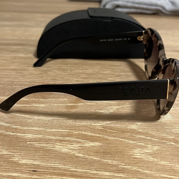 PRADA SUNGLASSES - Picture 2 of 2